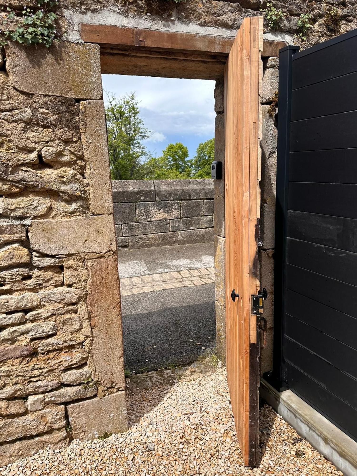 Les Remparts Langres Exterior foto